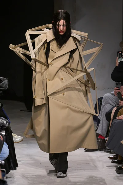 Look 15